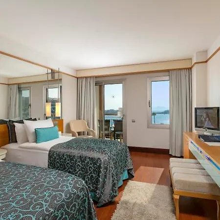 Kefaluka Herşey Dahil Otel 5*