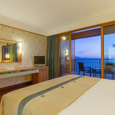 Otel Kefaluka Herşey Dahil 5*