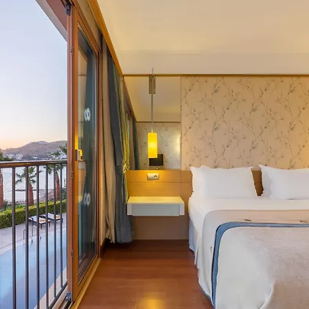 Kefaluka Herşey Dahil Otel 5*